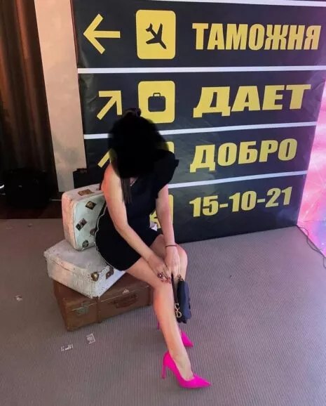 Ілюстрація до публікації «Одеський митник Олег Дранков (пузате опудало на лівій частині фото) був відомий правоохоронцям ще з 2021 року через махінації з імпортом авто з Кореї, але взяти його не могли...»