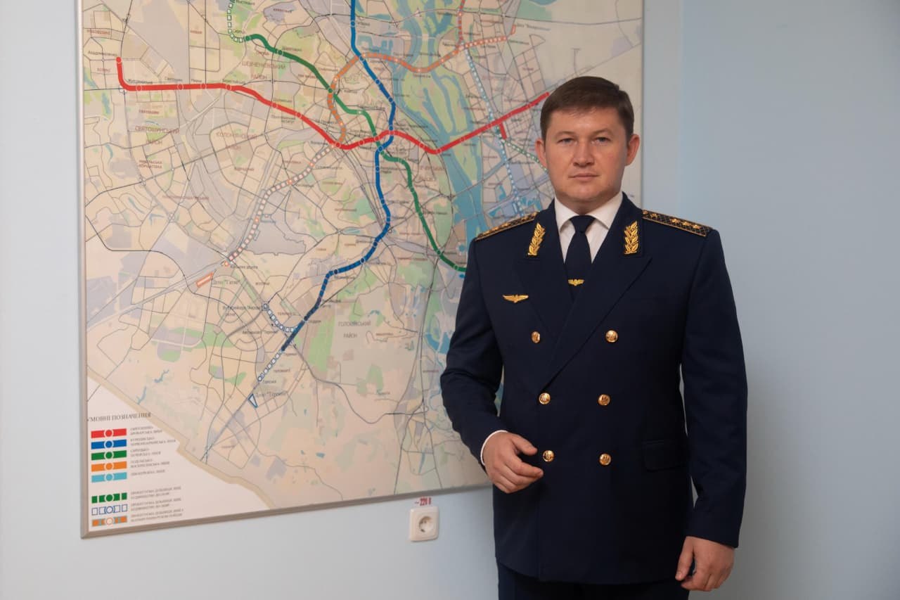 Ілюстрація до публікації «ВТІК!: Екскерівнику КП "Київський метрополітен" Віктор Брагінський повідомили про підозру у службовій недбалості, яка призвела до підтоплень між "Деміївською" та "Либідською"…»