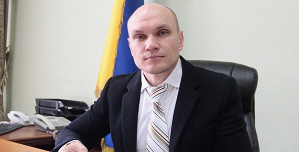Ілюстрація до публікації «ВККСУ вирішила, що голова Господарського суду Київської області Павло Горбасенко відповідає обійманій посаді.»