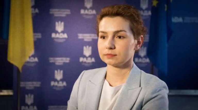 Ілюстрація до публікації «Серед народних депутатів, які голосували за закон, що дозволить корупціонерам, які пішли на угоду зі слідством, уникати конфіскації майна, є колишня співробітниця Центру протидії…»