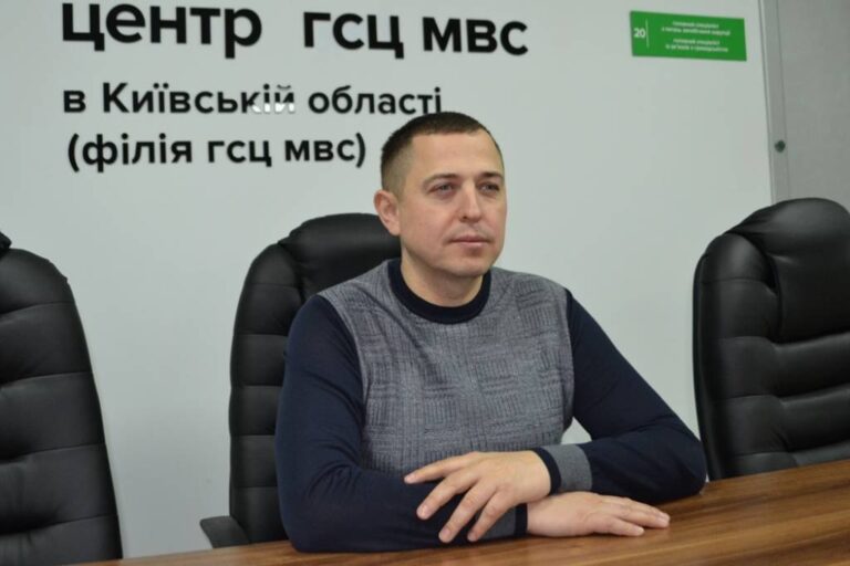 Ілюстрація до публікації «Дружина начальника київського обласного сервісного центру МВС Сергій Петров під час війни купила 2 квартири в Іспанії з двома паркомісцями за 17 млн гривень та квартиру в…»