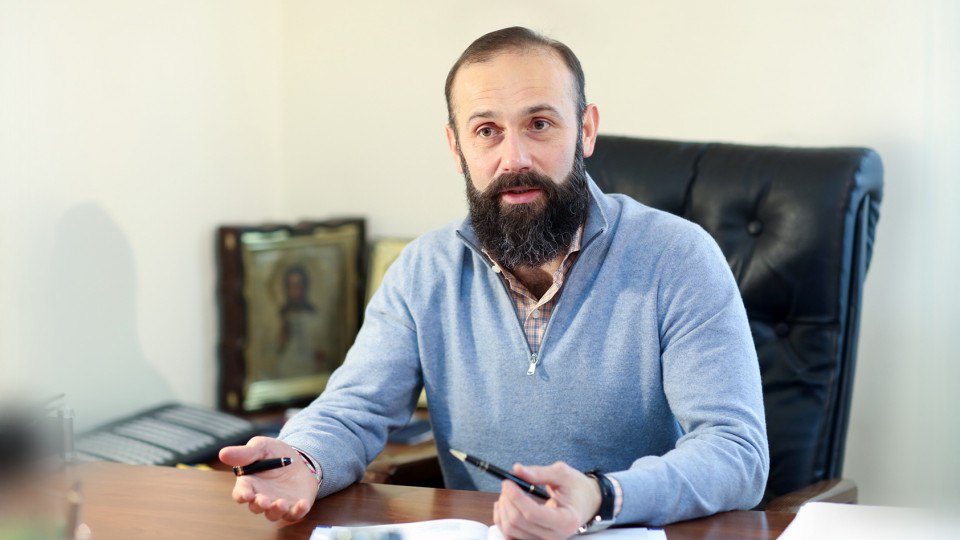 Ілюстрація до публікації «Ексзаступника голови Вищого господарського суду Артур Ємельянов, який з іншими суддями побудував «бізнес» на судових рішеннях, затриманий ДБР»