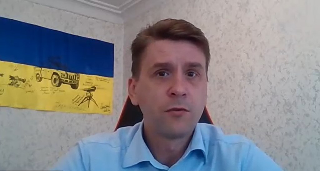 Ілюстрація до публікації «Блогер Коваленко, який чомусь досі боронить нашу країну лише своїм язиком потрапив у "чорний список" низки видань після того, як негідно поводився із ведучою телеканалу Інцидент…»