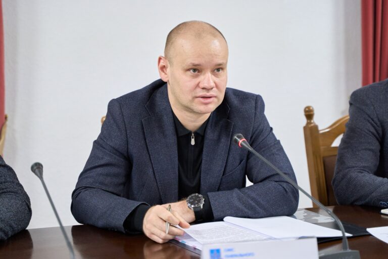 Ілюстрація до публікації «Ексзаступник колишнього генпрокурора України Дмитро Вербицький, відомий скандалами довкола незаконного збагачення, вирішив зайнятися благодійністю.»
