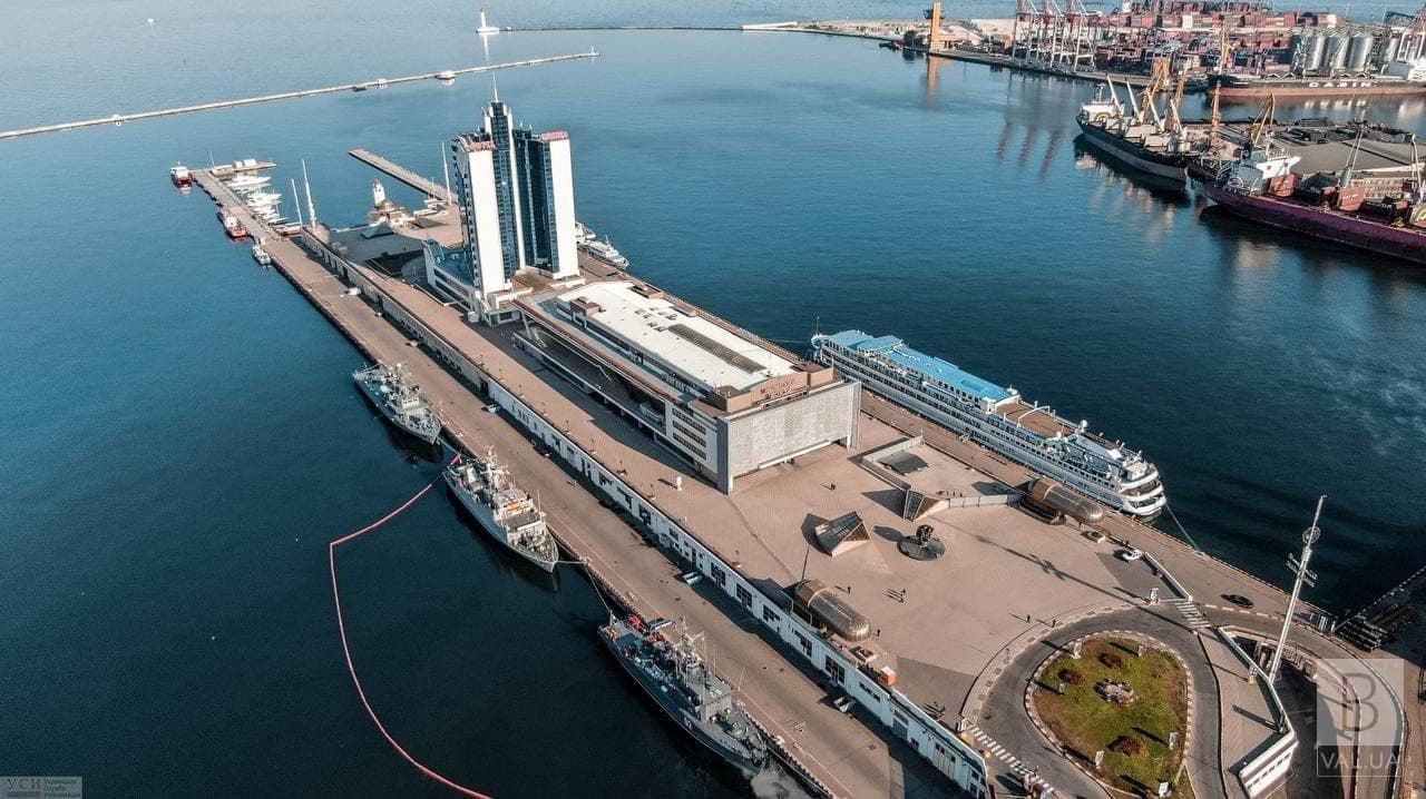 Ілюстрація до публікації «В Одеському порту виявили корупційну схему з працевлаштуванням фіктивних робітників на посади менеджменту підприємства.»