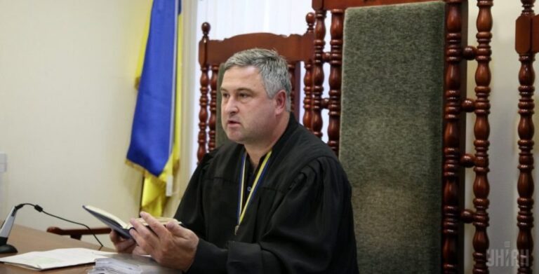 Ілюстрація до публікації «Мразотник з ліквідованного ОАСК Євгеній Аблов, чия дружина є збоченкою, а син вбивцею, саботує засідання Вищої ради правосуддя.»