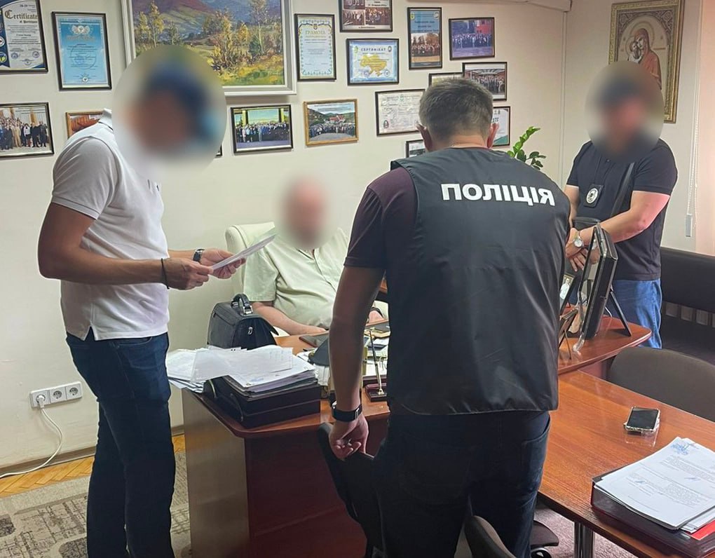Ілюстрація до публікації «ЩЕ ОДНУ ЧОРНУ КАСУ ЗНАЙШЛИ У ПОСАДОВЦЯ БЮРО СМЕ В УЖГОРОДІ:»