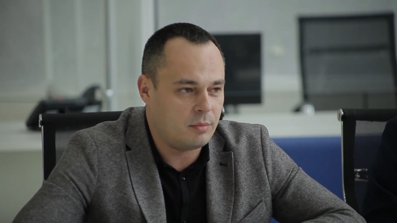 Ілюстрація до публікації «МИТНИК чи ДЕГЕНЕРАТ?»