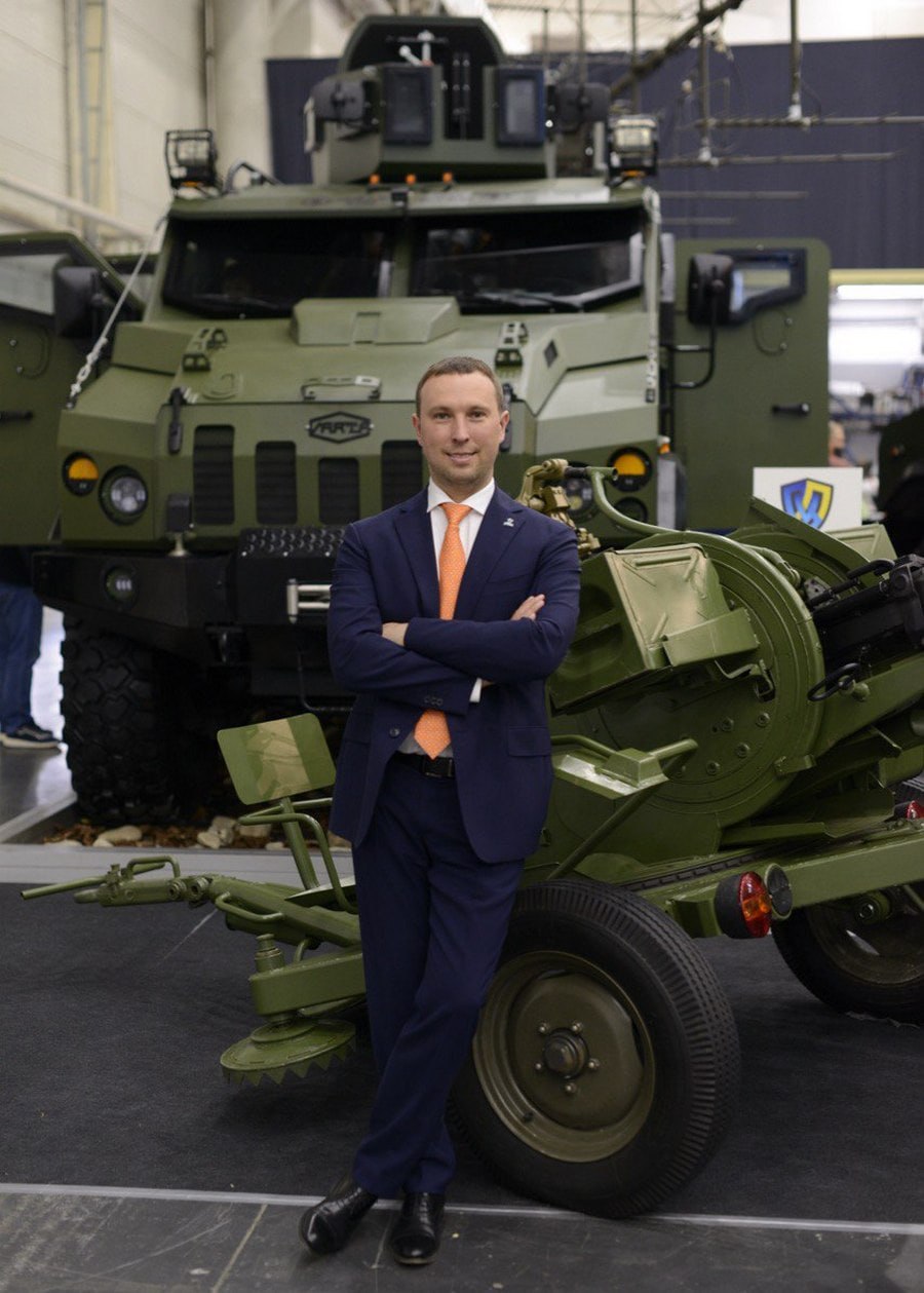 Ілюстрація до публікації «Співвласник компанії 💥 "Українська бронетехніка" Владислав Бельбас вирішив замовити собі багато піар-публікацій на різних сайтах та ТГ-каналах, що привернуло нашу увагу 😄…»