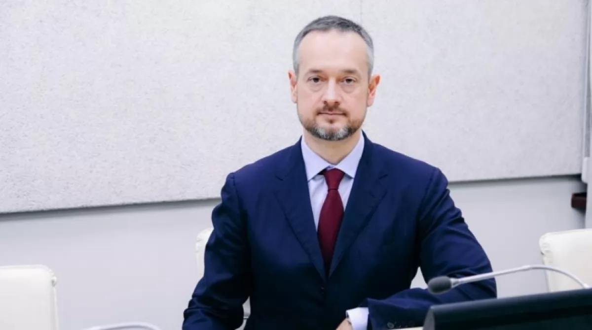 Ілюстрація до публікації «Компанія, котра пов'язана з підозрюваним Сергієм Кузярою, що є з посіпакою Віктора Медведчука у справі вивозу вугілля з Л/ДНР, отримали підряди на відновлення на Зміївській ТЕС…»