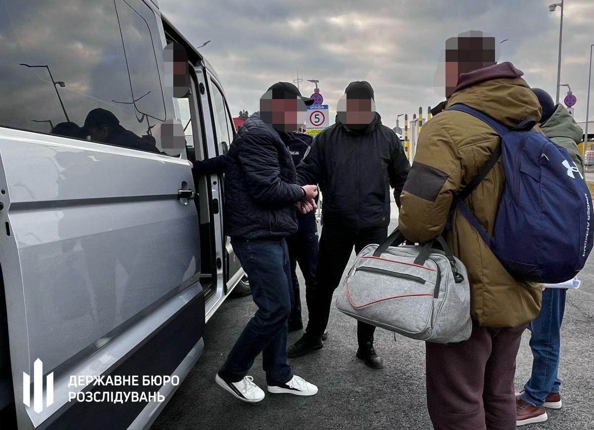 Ілюстрація до публікації «Німеччина передала ДБР ексзаступника начальника управління ДПС у Полтавській області Олега Волошина.»