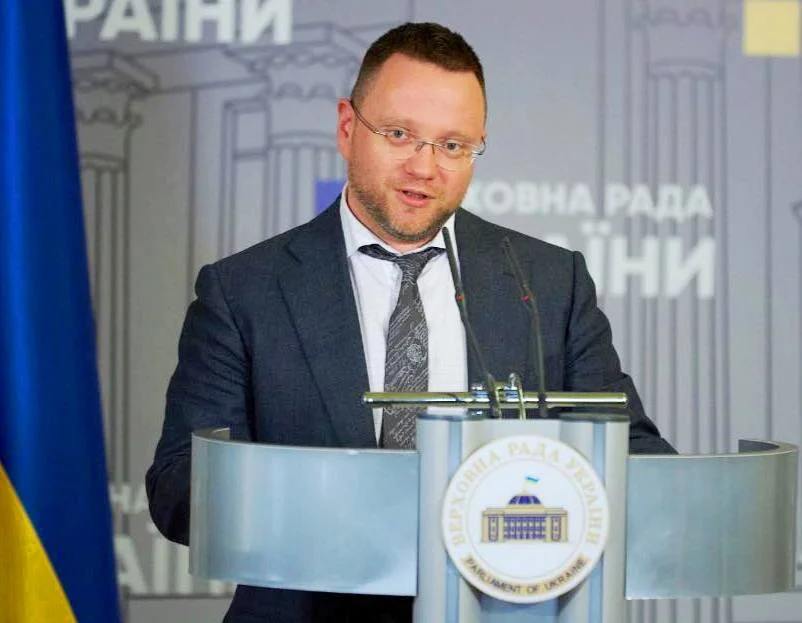 Ілюстрація до публікації «Розгрібаємо родину нардепа від "Слуг" Олега піхви Дунди і, чесно кажучі, в шоці він набору таких персонажів - ABSOLUTION»