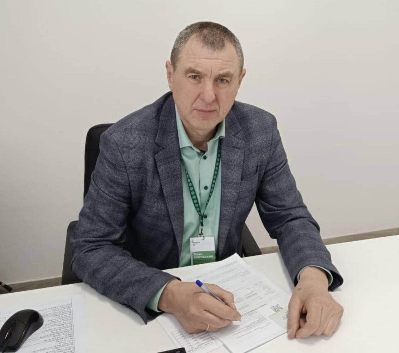 Ілюстрація до публікації «Тарас Заброцький, начальник територіального сервісного центру №4643 МВС у Золочіві, оформив на дружину будинок у Львові, придбаний під час війни.»