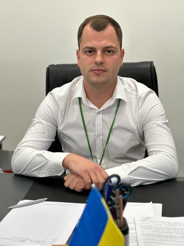 Ілюстрація до публікації «Юрій-Володимир Климко, начальник територіального сервісного центру МВС №4651 у Львові, їздить на авто своєї родички.»