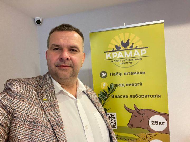 Ілюстрація до публікації «Засновник ПП "Крамар", що займається виробництвом комбікормів, Олександр Крамар разом з дружиною Оленою Петрівною Крамар з Кривого Рогу знущаються зі свого домашнього улюбленця …»