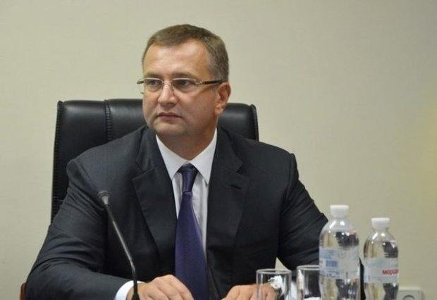 Ілюстрація до публікації «Експодатківець Юрій Атаманюк є власником маєтку в елітному селищі Романків під Києвом.»