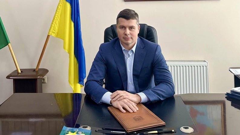 Ілюстрація до публікації «Начальник Чернівецької митниці задекларував понад 200 тис. грн пенсії та мільйон, подарований його дружині»