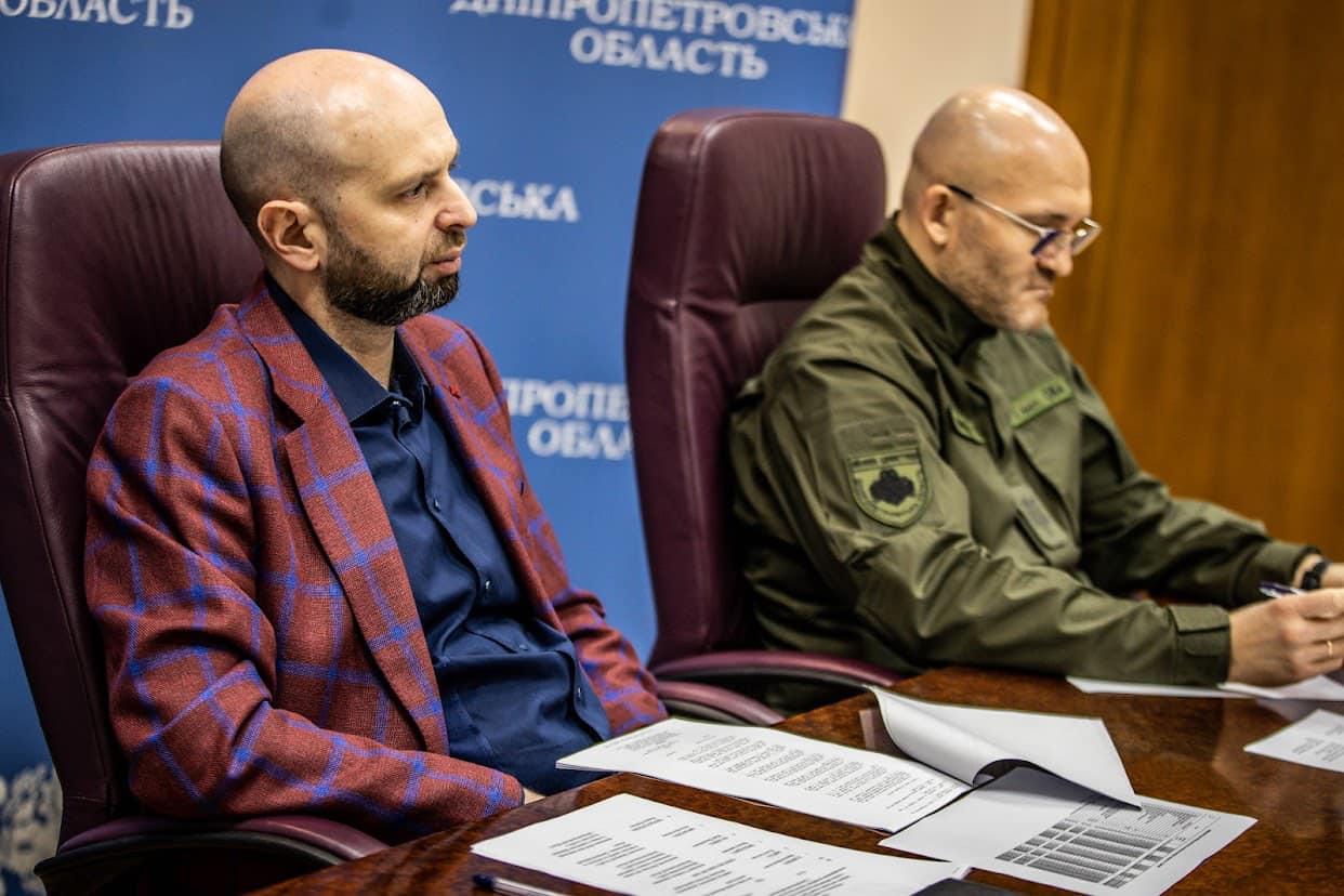 Ілюстрація до публікації «Може ще й жінками обмінюються на ніч?»