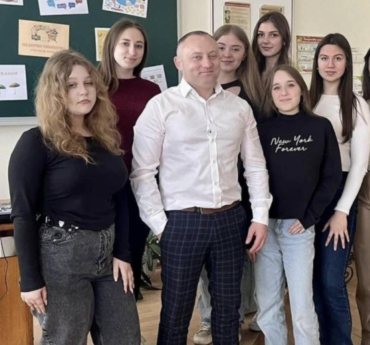 Ілюстрація до публікації «Ексдиректор відділення банку "Пумб" у місті Шептицький Ігор Демідонт отримав покарання за зловживання впливом.»