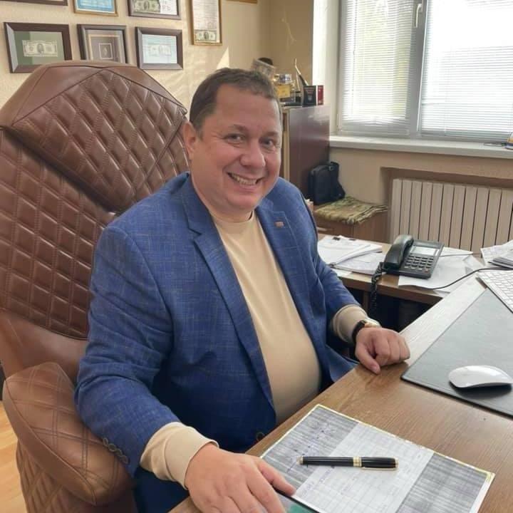 Ілюстрація до публікації «Власник ТОВ "МІК" Олег Мітрохін роздавав хабарі за фальшиві сертифікати якості за одяг з Мелітополя 🕵♂ Деталі до справи ДБР №62019100000000457 (раніше 42019000000000457) за ч. 2…»