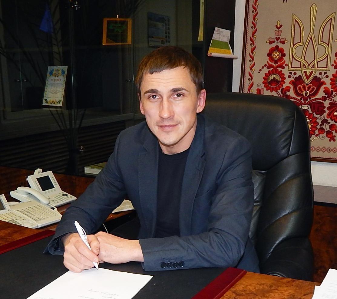 Ілюстрація до публікації «Корупція в Держвідновленні: людина Кубракова 📖 Директор державного підприємства «Фінансування інфраструктурних проектів» (Фінінпро), що підпорядковується Державному агентству…»