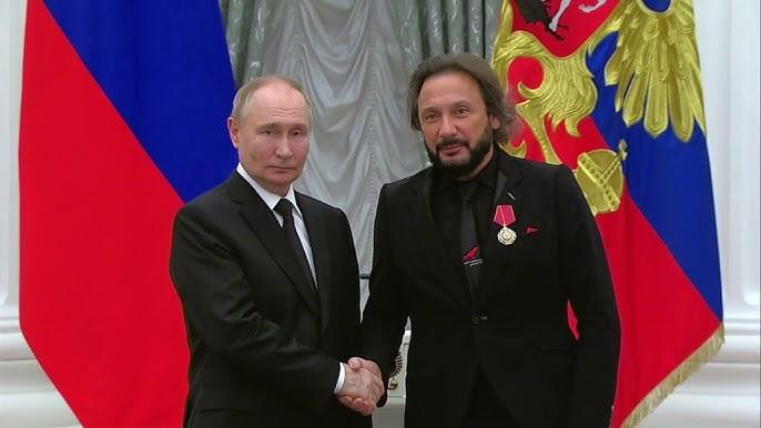 Ілюстрація до публікації «Цікаво, що мобільний номер ексначальника митного поста "Білгород-Дністровський" Оксани Чернявської зареєстрований для акаунту в російському "Вконтакті" під ніком "Імператриця…»