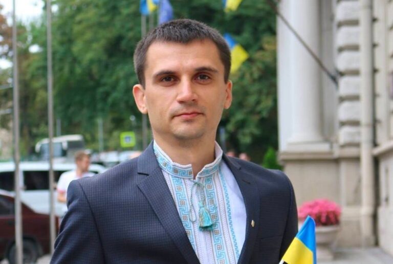 Ілюстрація до публікації «ЇЗДИТЬ НА АВТО ЗА 60 000€»