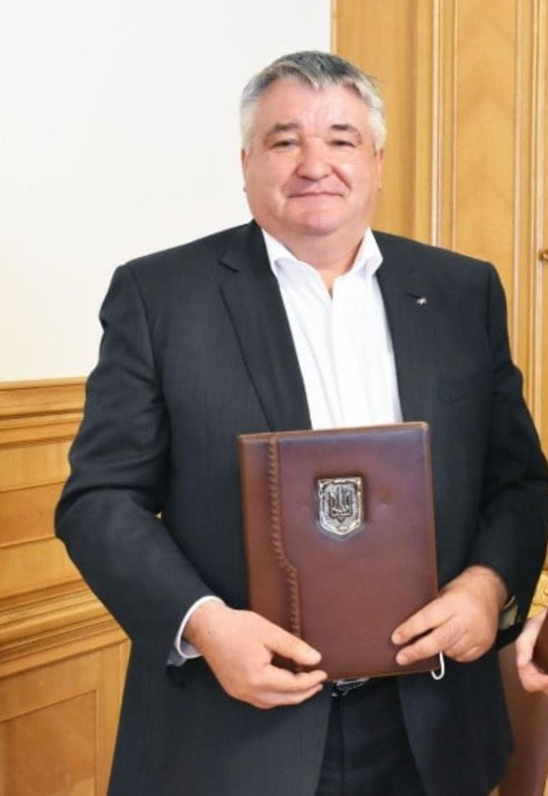 Ілюстрація до публікації «"Наваритися" на війни будь яким шляхом: схема Олега Висоцького»