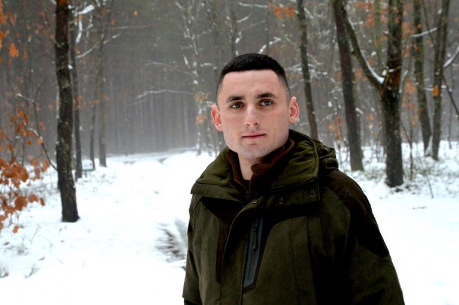 Ілюстрація до публікації «Виявилося, що підозрюваний в схемах ДП "Ліси України" з втручанням в систему ЕОД ЛІАЦ, директор філії "Ємільчинське лісове господарство" Богдан Васюхник є сином знаного…»