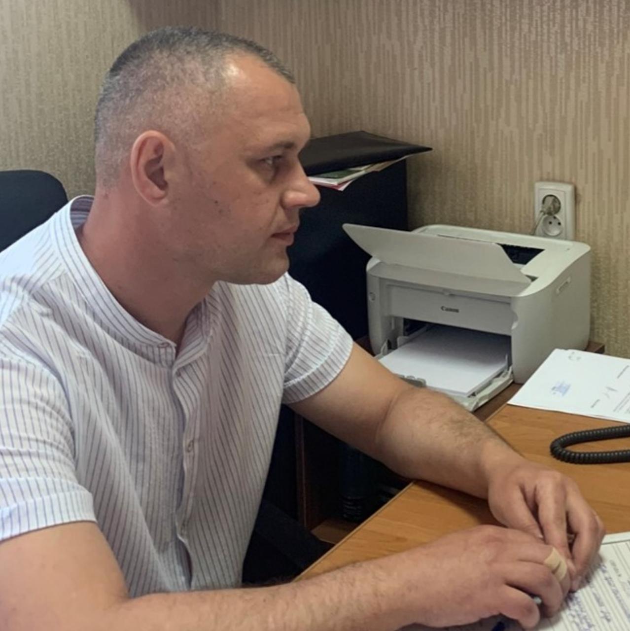 Ілюстрація до публікації «Заступник керівника апарату Іллінецького райсуду Вінницької області Ігор Микитюк у грудні 2023 року став власником авто Hyundai Santa Fe (2016) за 5 тис. грн.»