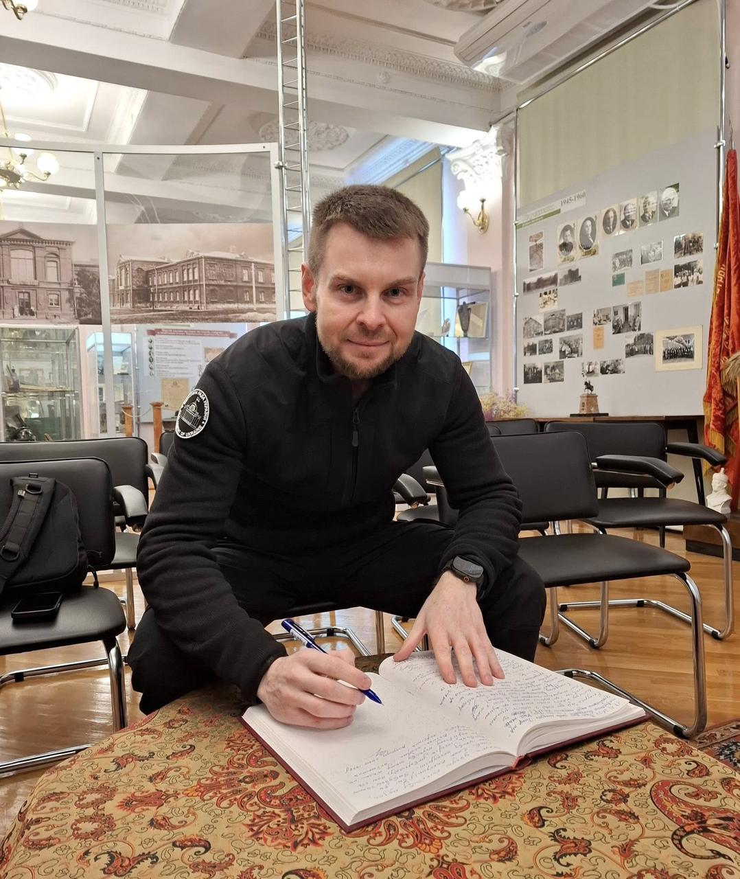 Ілюстрація до публікації «Голова підкомітету з питань кримінального законодавства та протидії злочинності від "Слуг" Олександр Бакумов нібито отримує "дивіденди" від "Кит Груп" (ФК "Ліберті фінанс").»