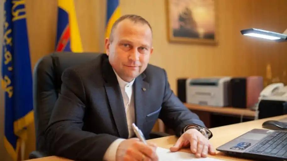 Ілюстрація до публікації «Ректор Державного університету інтелектуальних технологій і зв'язку Олександр Назаренко стверджує, що близька родичка подарувала йому 2 млн гривень.»