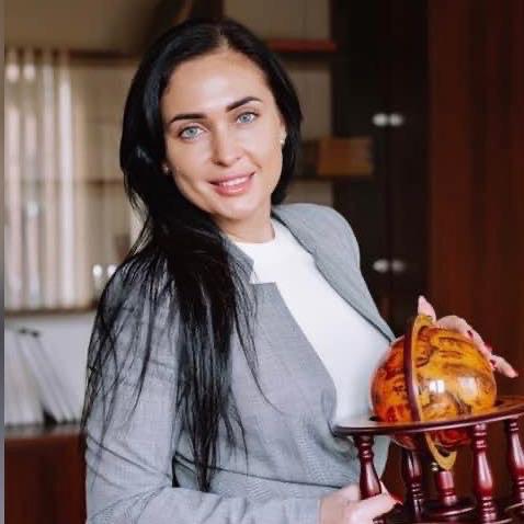 Ілюстрація до публікації «Начальниця Держгеокадастру Закарпаття задекларувала подарунок від родичів більший, ніж її річна зарплатня»