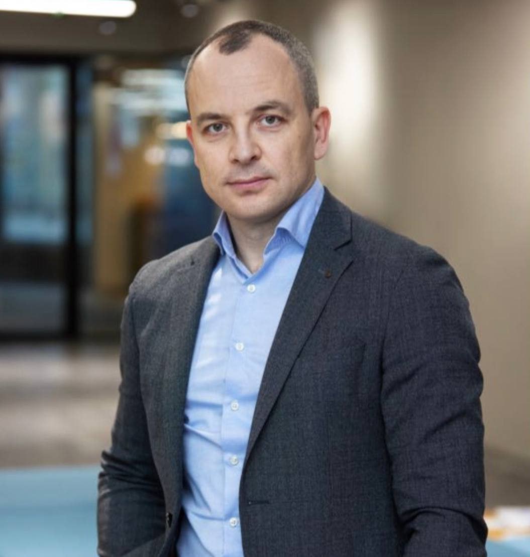 Ілюстрація до публікації «Викрито колишнього держсекретаря Міністерства, радника Міністра та керівницю державного підприємства»