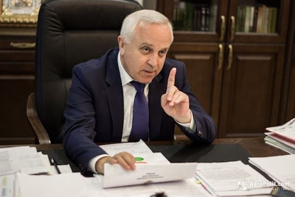 Ілюстрація до публікації «Як цей старий довбойоб вже достав: ви можете його за ґрати посадити?»