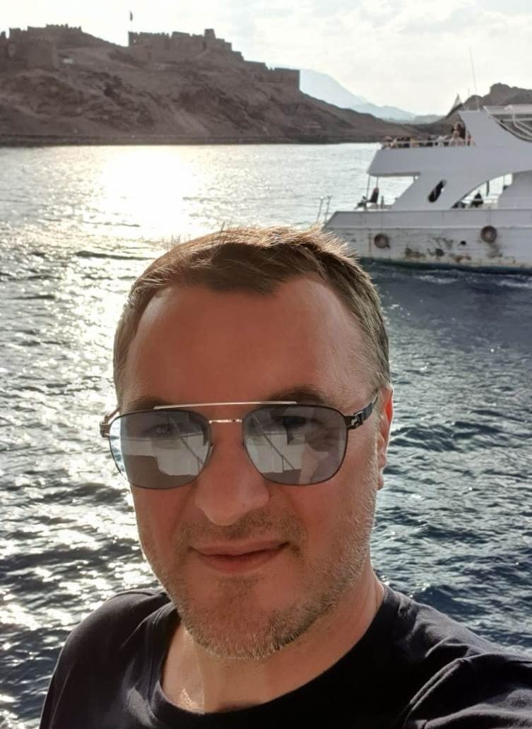 Ілюстрація до публікації «У Києві чоловіка Олександра Іжка покарали за пропозицію хабаря співробітнику СБУ у 50 тис. доларів.»