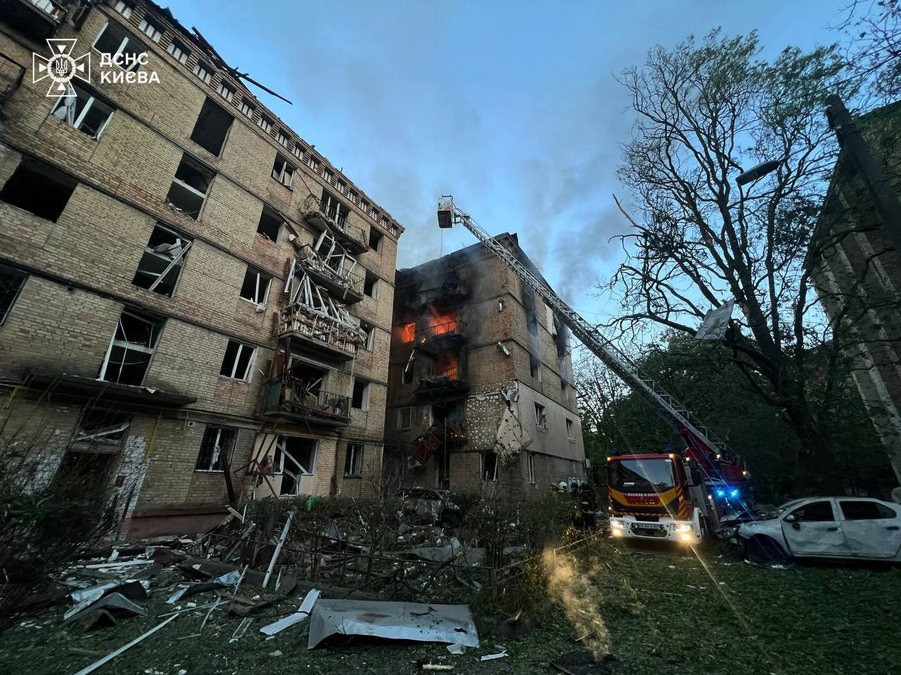 Ілюстрація до публікації «Регулярні доповіді міністра внутрішніх справ Клименка та військових командувачів щодо ситуації після масованого російського удару.»