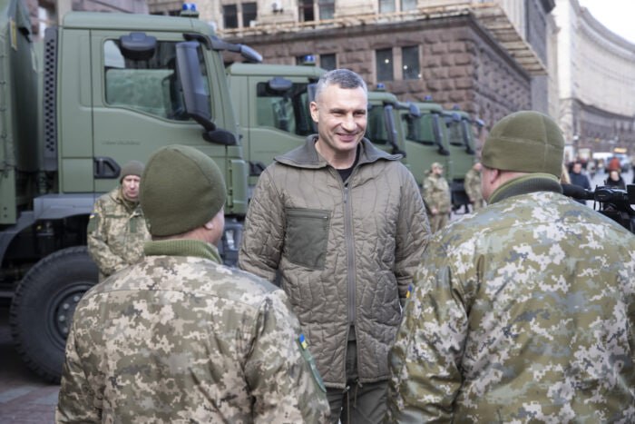 Ілюстрація до публікації «БЕБ та спецпрокуратура у сфері оборони Центрального регіону розслідують зловживання посадовців КМДА та департаменту муніципальної безпеки при провадженні міської цільової…»