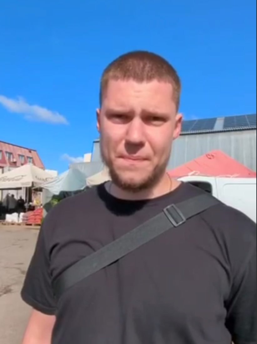 Ілюстрація до публікації «Голова Деснянського району Максим Бахматов програв нерівний бій з охоронцями парковки біля ринку.»
