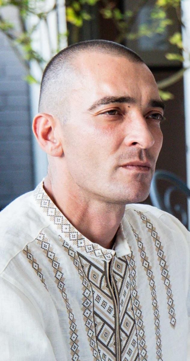 Ілюстрація до публікації «Доки мразоти ховають свої декларації від суспільства, втікають за кордон та башлють кеш правоохоронцям, на фронті гинуть патріоти України.»