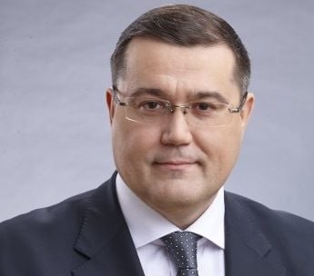 Ілюстрація до публікації «Геній: Сергій Шовгеля, який обіймає посаду заступника директора з розвитку КП «Криворіжтепломережа», у грудні 2020 також придбав Mercedes-Benz GLE 400 також за 10 тис. гривень…»