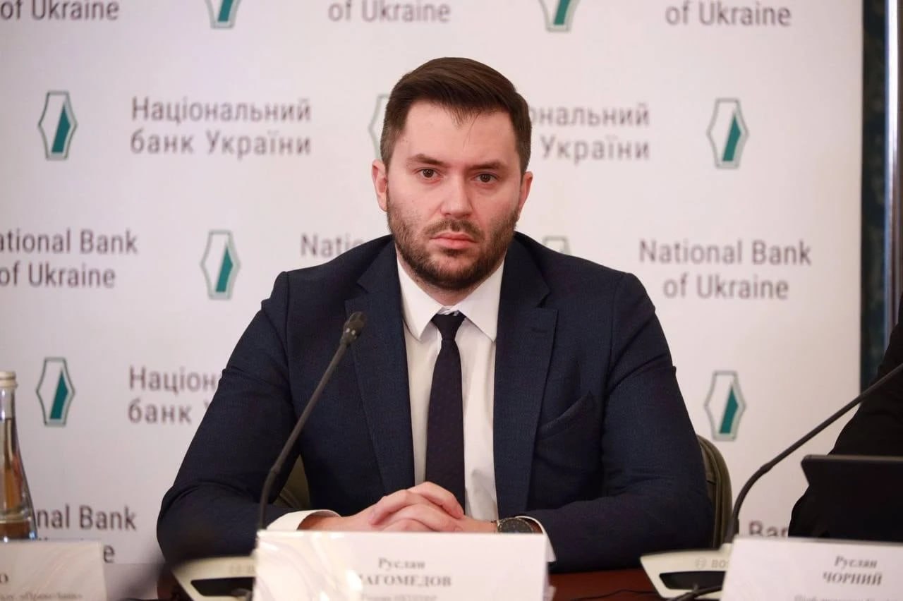Ілюстрація до публікації «Офіс президента готує заміну голови НКЦПФР — Руслан Магомедов не пробуде на посаді голови шестирічну каденцію.»