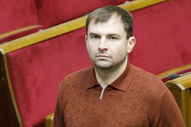 Ілюстрація до публікації «Народного депутата від забороненої партії ОПЗЖ Федора Христенка, який втік за кордон, підозрюють в державній зраді.»