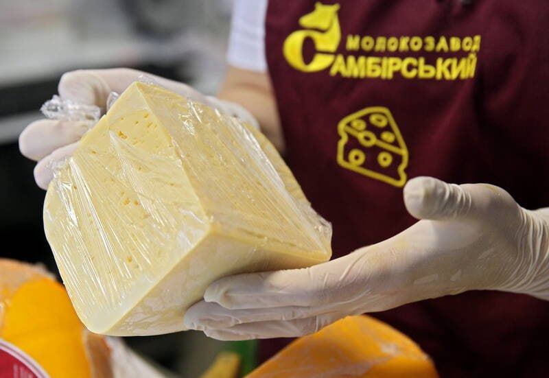 Ілюстрація до публікації «Годували захисників неякісним маслом та молоком»