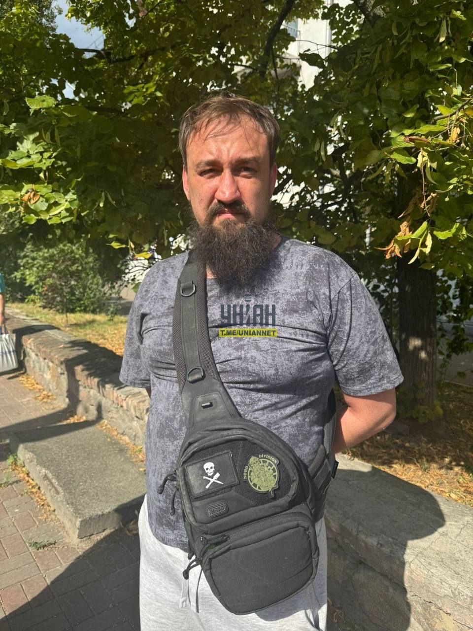 Ілюстрація до публікації «У Києві блогера а Дениса Кошельника затримали після п'яної ДТП та спроби втечі від поліції. Він також у розшуку за ухилення від військової служби»