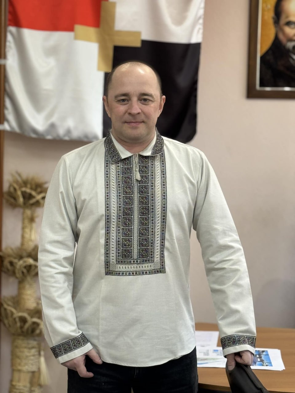 Ілюстрація до публікації «Міський голова Вишгорода Олексій Момот, що отримав підозру через корупцію, зберігає 28 тисяч доларів готівкою та отримав будинок від батька»