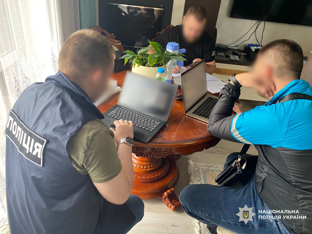 Ілюстрація до публікації «Роками «заробляли» мільйони на тіньовому продажі деревини: кіберполіцейські знешкодили злочинну організацію»