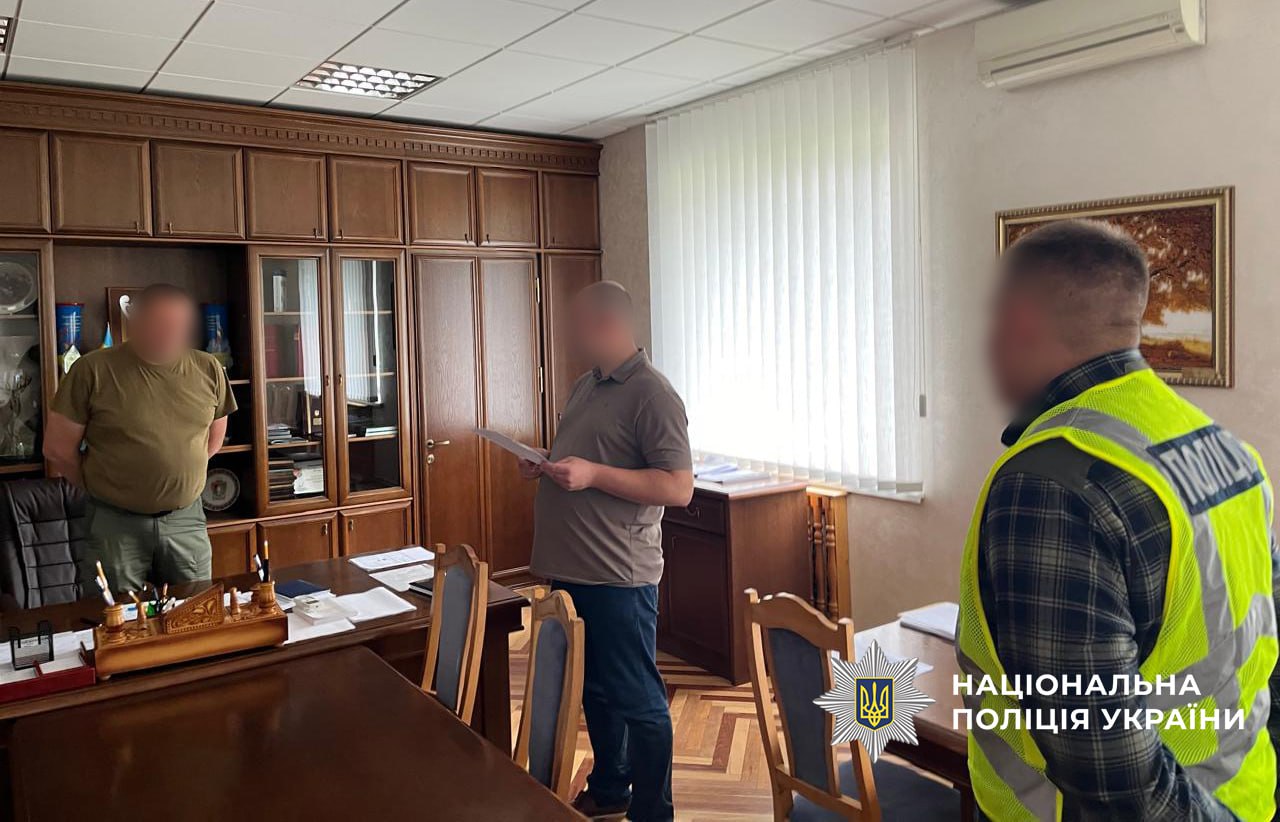 Ілюстрація до публікації «Роками «заробляли» мільйони на тіньовому продажі деревини: кіберполіцейські знешкодили злочинну організацію»