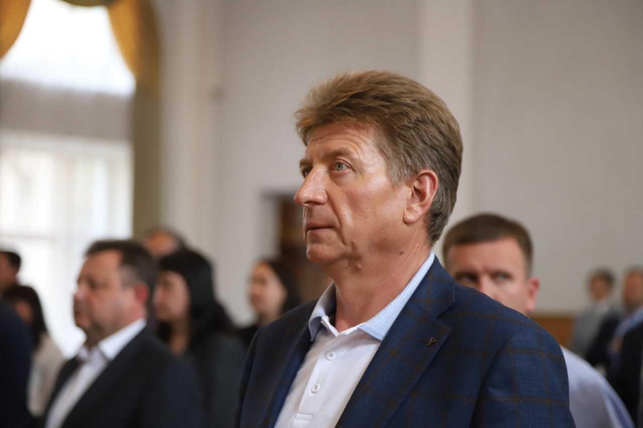 Ілюстрація до публікації «Корумпований прокурор Кіровоградщини Ян Стрелюк через нового генерального прокурора Руслана Кравченка вимушений був закрити свої "годівниці" у Світловодську та Первозванівці.»