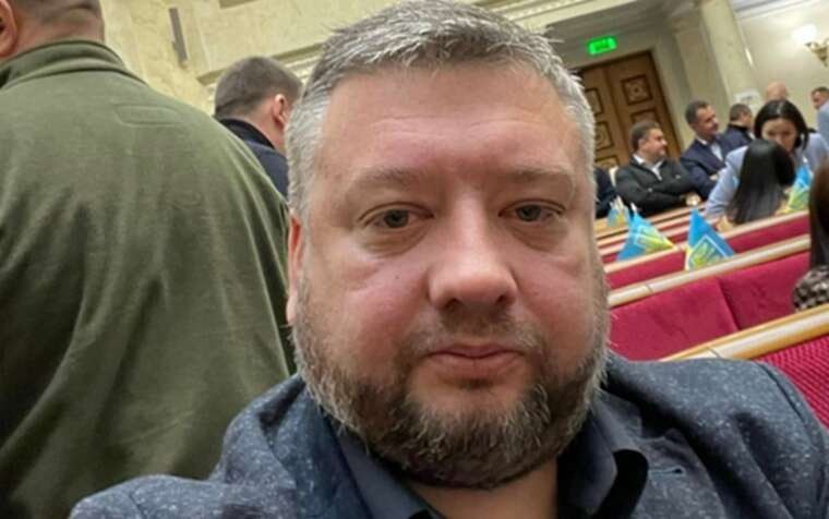 Ілюстрація до публікації «Дружина депутата Верховної Ради Олексія від "Слуги народу" Олексія Кузнєцова, якого спіймали на корупції із закупівлею БПЛА, будує дачу в Києві.»